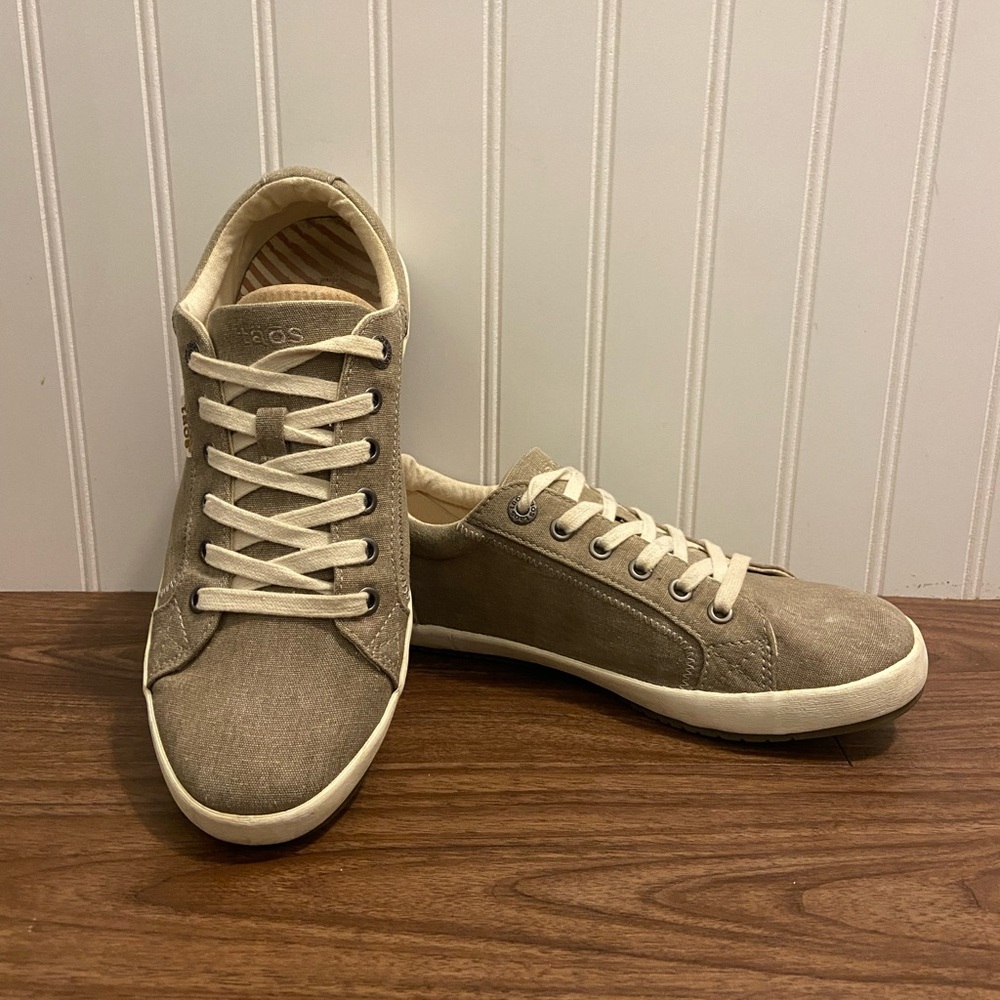Taos Star Comfort Canvas Sneakers Low Top Lace Up Arch Support Tan Beige 9